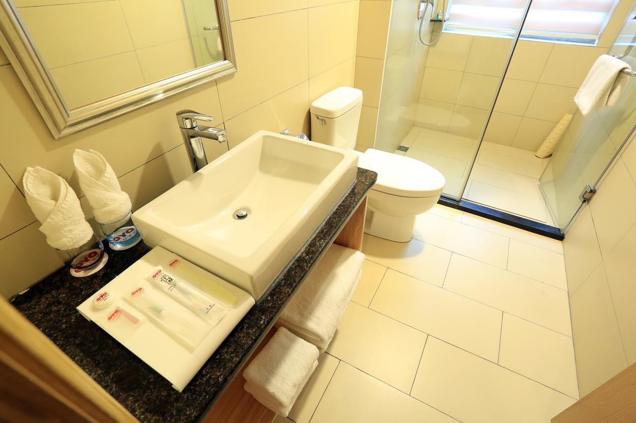 Oyo8001 Tiandi Hotel Shenzhen Buitenkant foto