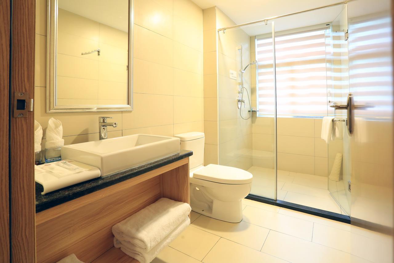 Oyo8001 Tiandi Hotel Shenzhen Buitenkant foto